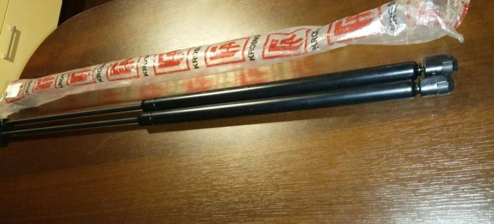 Sprężyna gazowa maski silnika Opel FA 23370
Sprzedam  sprężynę gazową