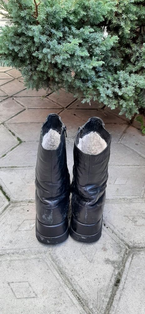Ботинки зимние.42 размер