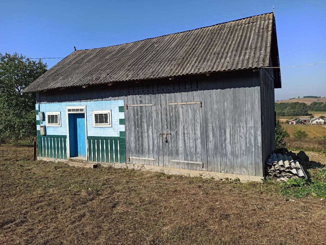 Будинок із земельною ділянкою, село Коровія (Чернівецька обл.)