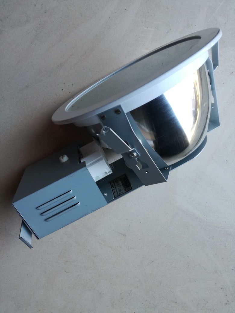 Lampa podtynkowa przemysłowa