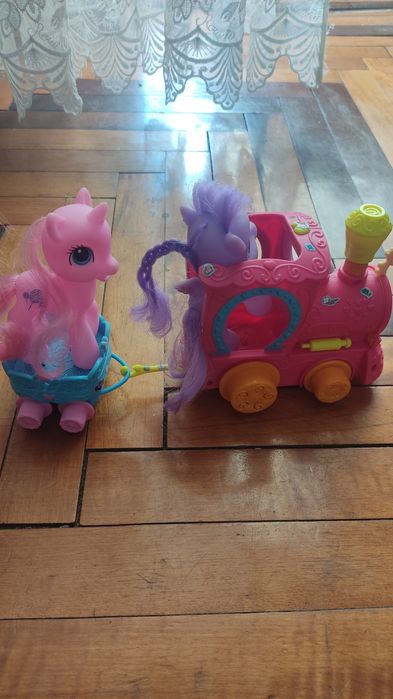 Поні поняшки в поїзді