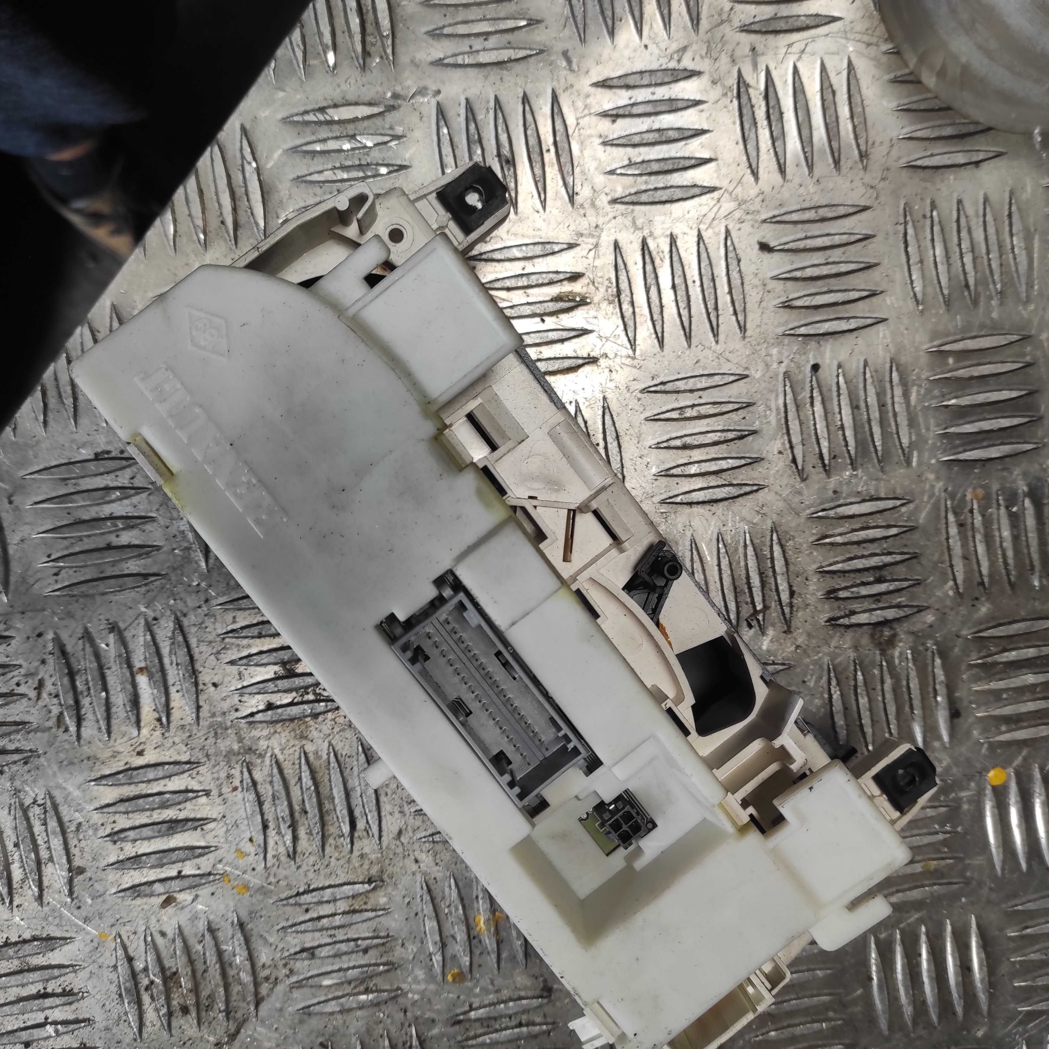 Panel Nawiewu Klimatyzacji Renault Laguna II 52,485,189