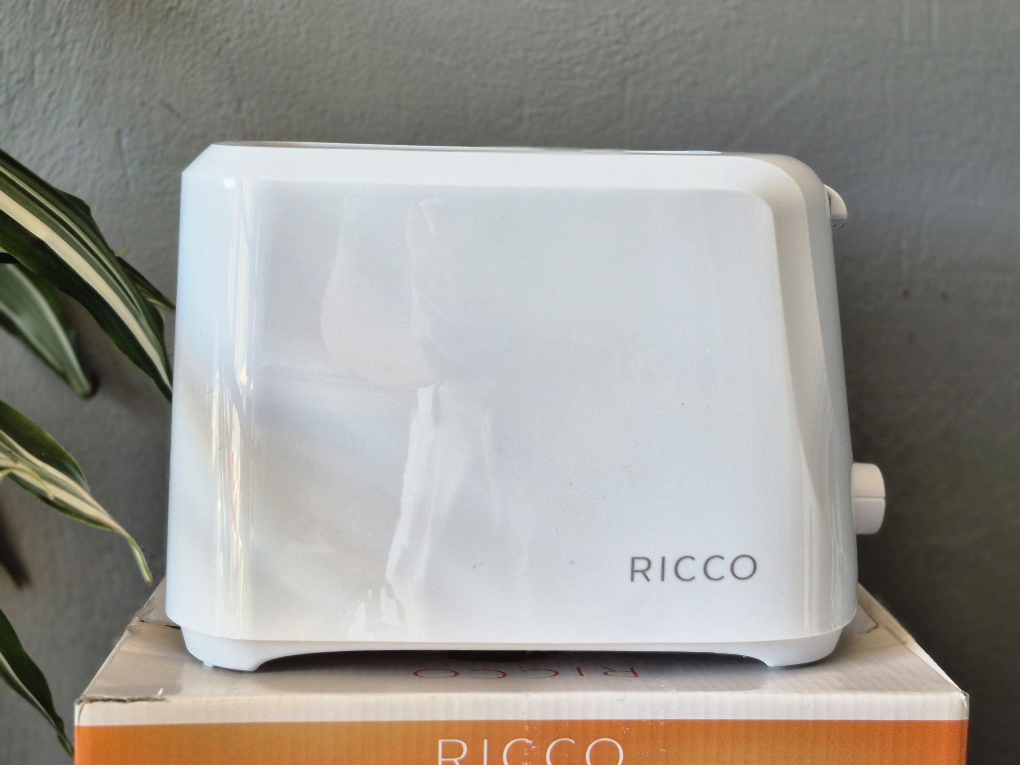 Nowy toster Ricco TA-1057 mpc 700W