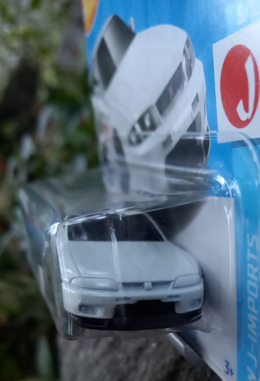 Hot Wheels Nissan Skyline GT-R BCN R33