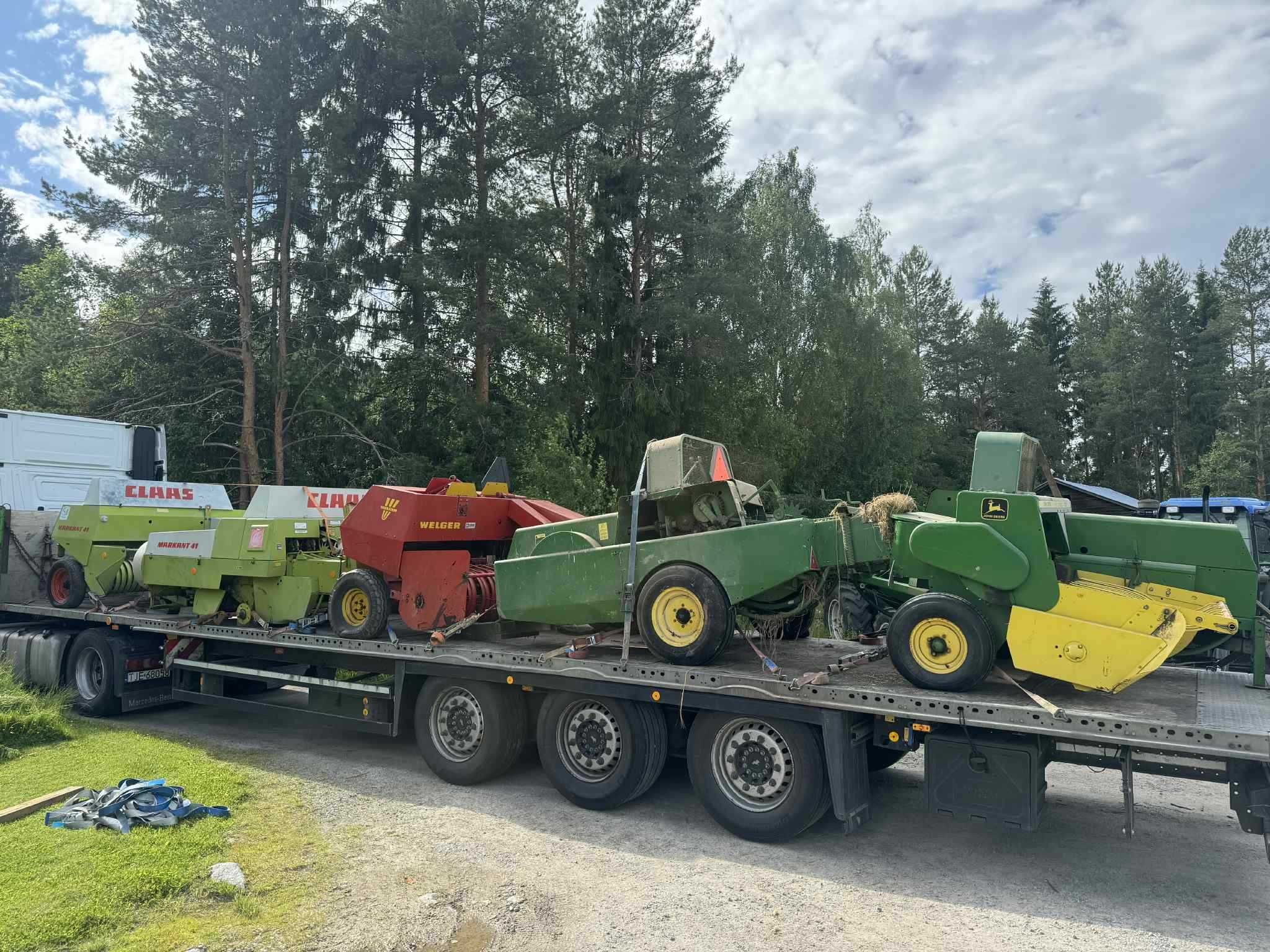 Тюковий Прес Підбирач Пресс подборщик JOHN DEERE 330 (339-332-336-349)