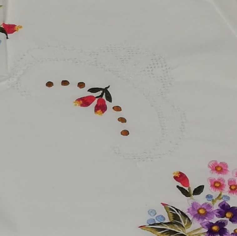 Serweta obrus haftowany 80 x 80 cm