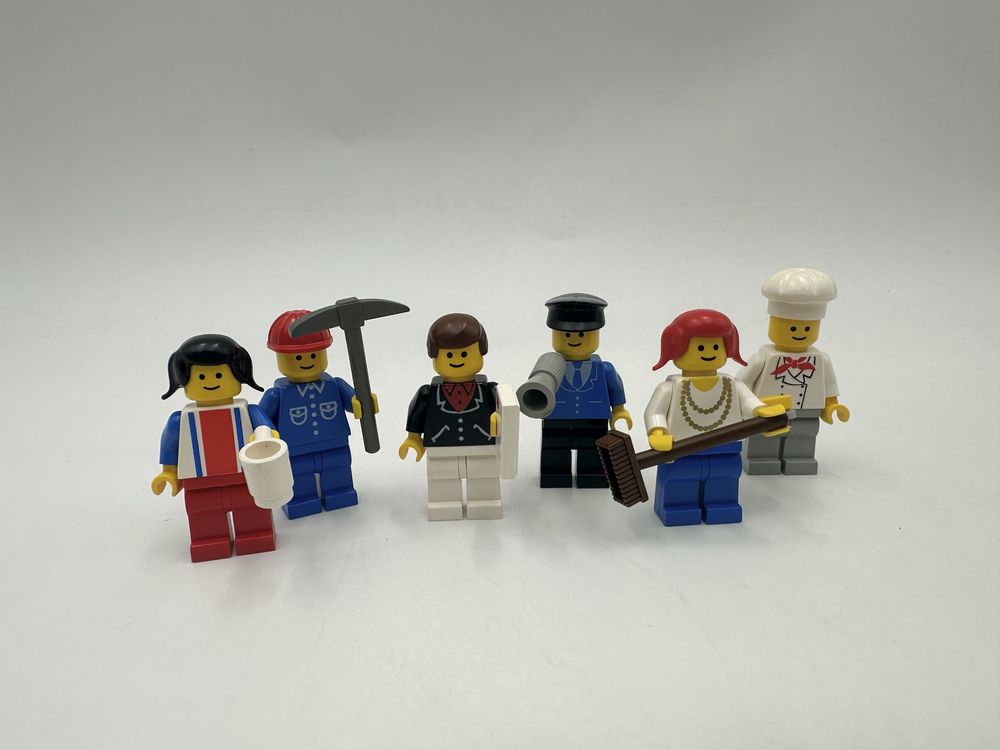 Lego 6302 Town Mini-Figure Set