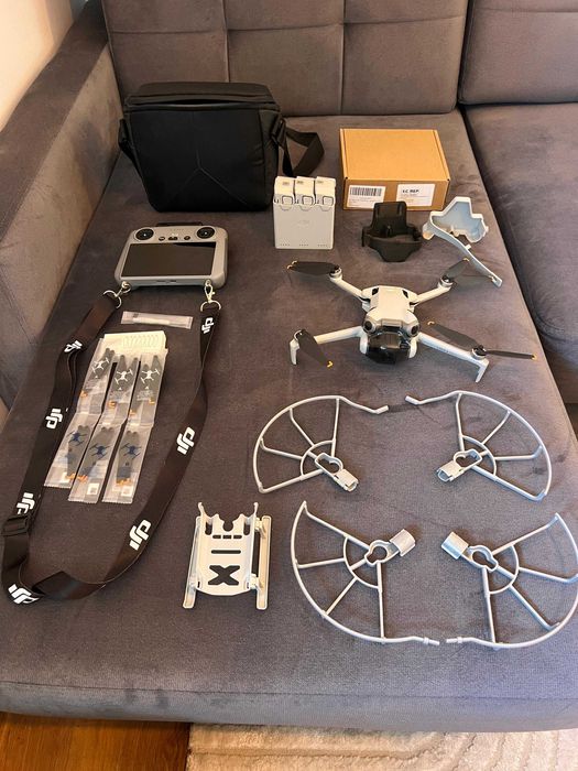 Dron DJI Mini 4 Pro Fly More Combo - Gwarancja - Dodatki - Odblokowany