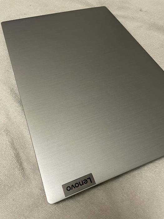 Ноутбук Lenovo IdeaPad 3 15IIL05. Model 81WE