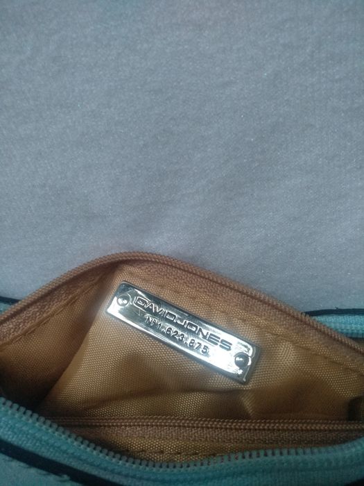 Кожаная сумка кроссбоди David Jones через плечо номерная голубая седло