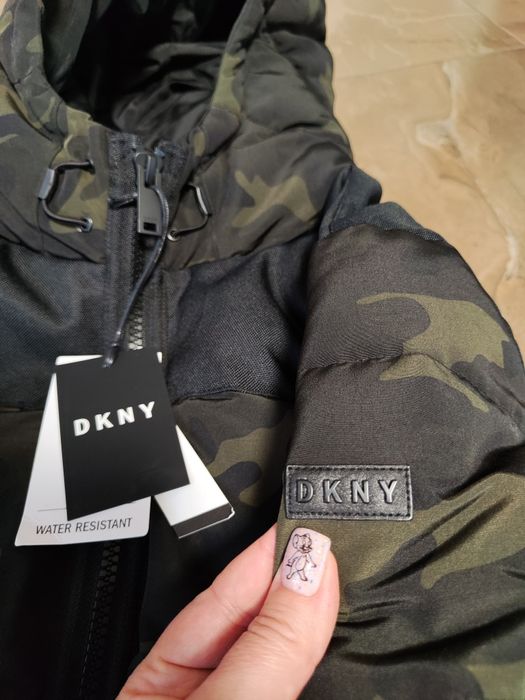Зимова куртка пуховик DKNY Donna Karan Размір М  камуфляж