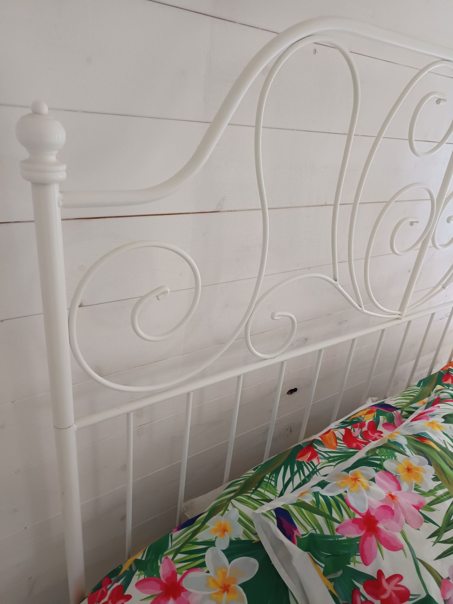 Cama branca IKEA 160*200