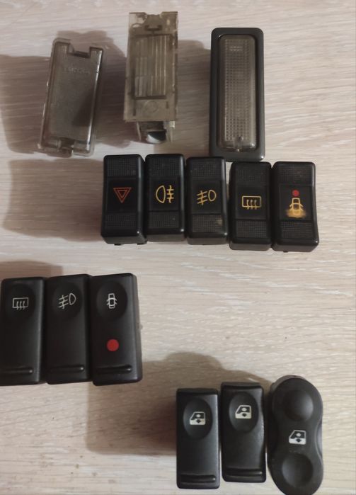 Продам кнопки  підйомника на Рено 19