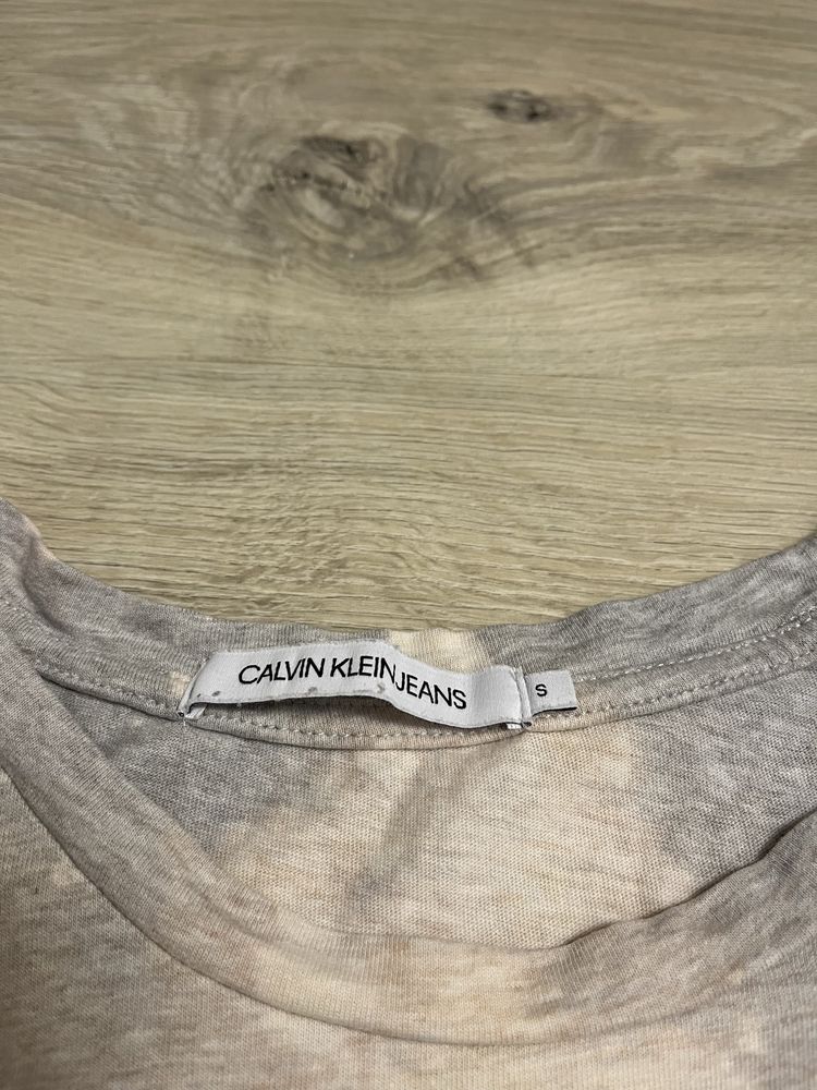 Женская футболка Calvin Klein