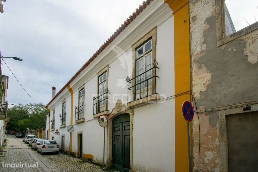Casa Senhorial No Coração Das Caldas Da Rainha