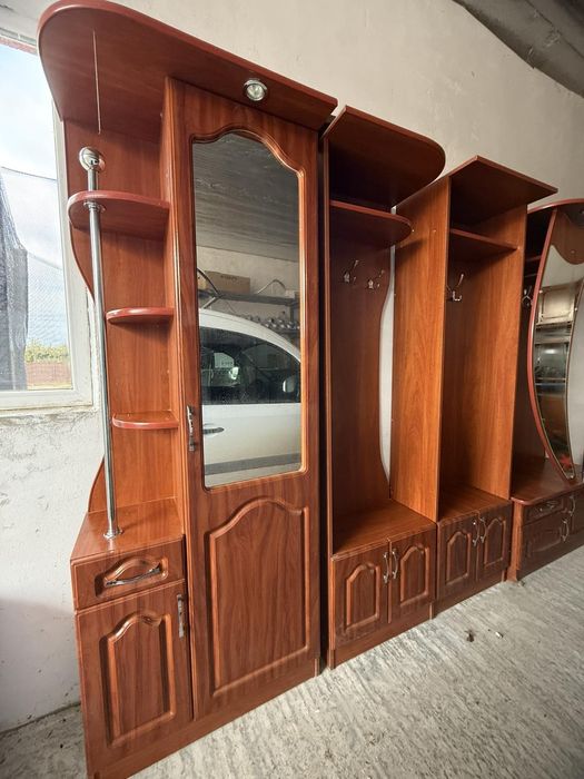 Продам прихожу в коридор