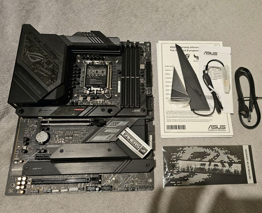 Материнская плата ASUS ROG STRIX Z690-F GAMING WIFI DDR5