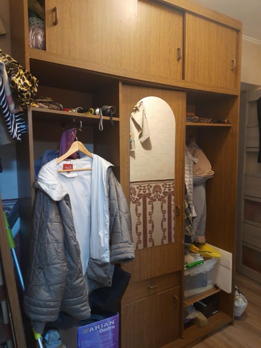 Прихожа б/у  в хорошому стані