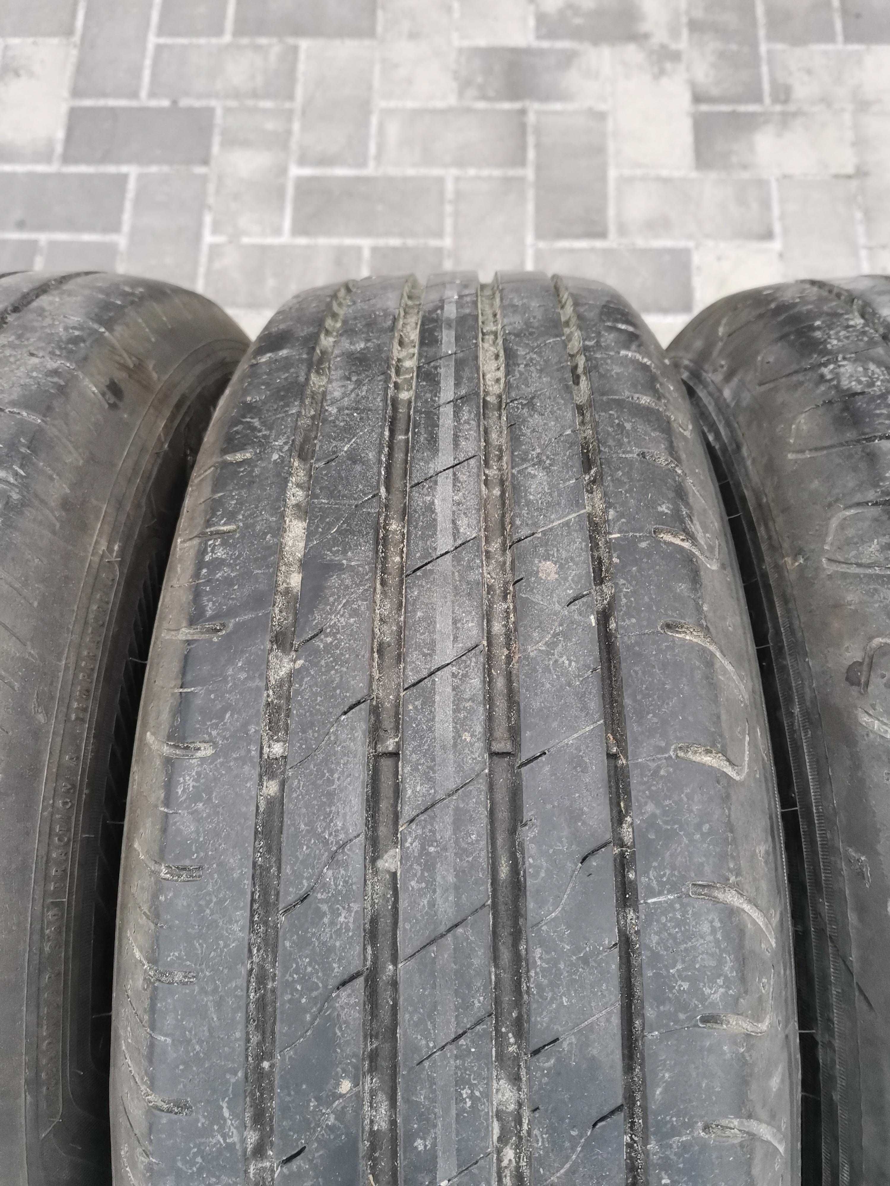 4 Opony  letnie Goodyear EfficientGrip 2 SUV 215/70 R16 100H