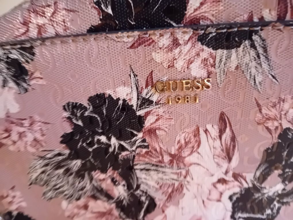 GUESS 1981 mała torebka na ramię w kwiaty stan bdb TANIO MODNA OKAZJA