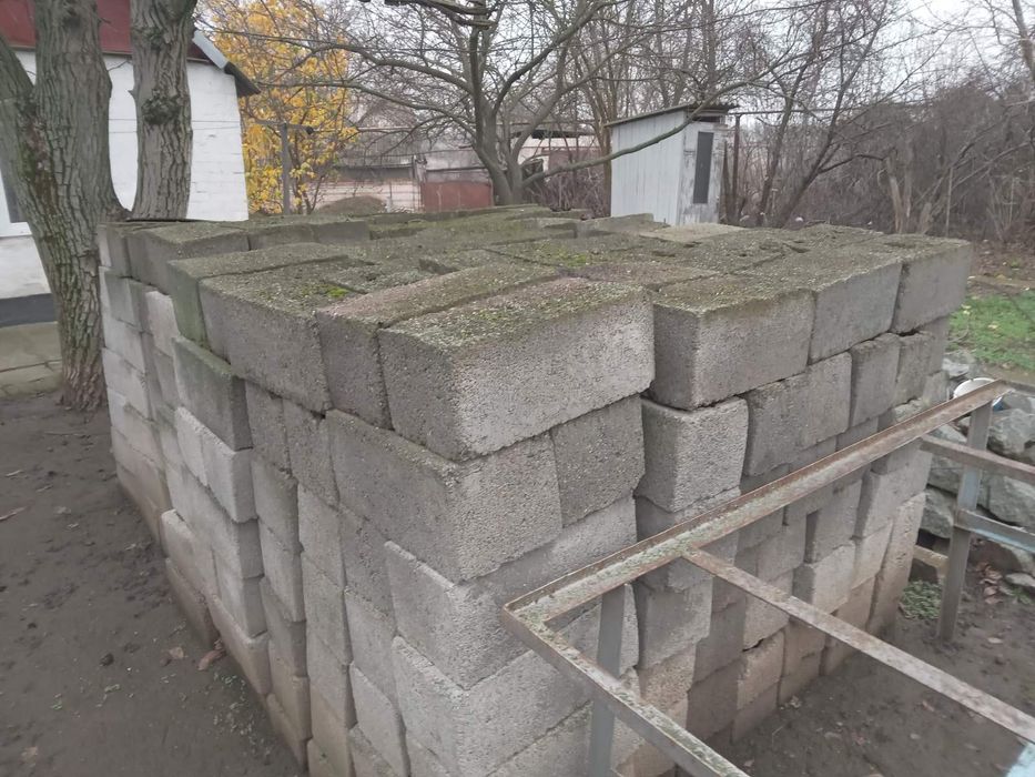 Продам шлакоблок б/у в хорошем состояние,цена договірна