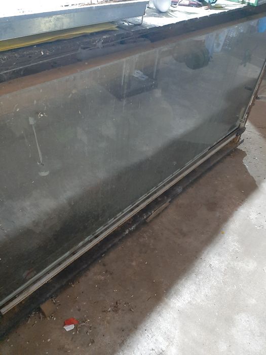 Terrario com cerca de 2m