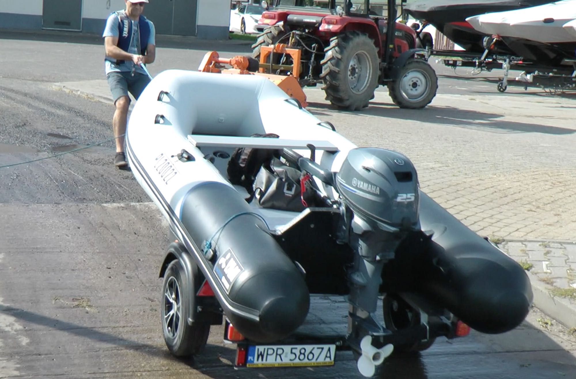 Ponton+silnik Yamaha 380S F25