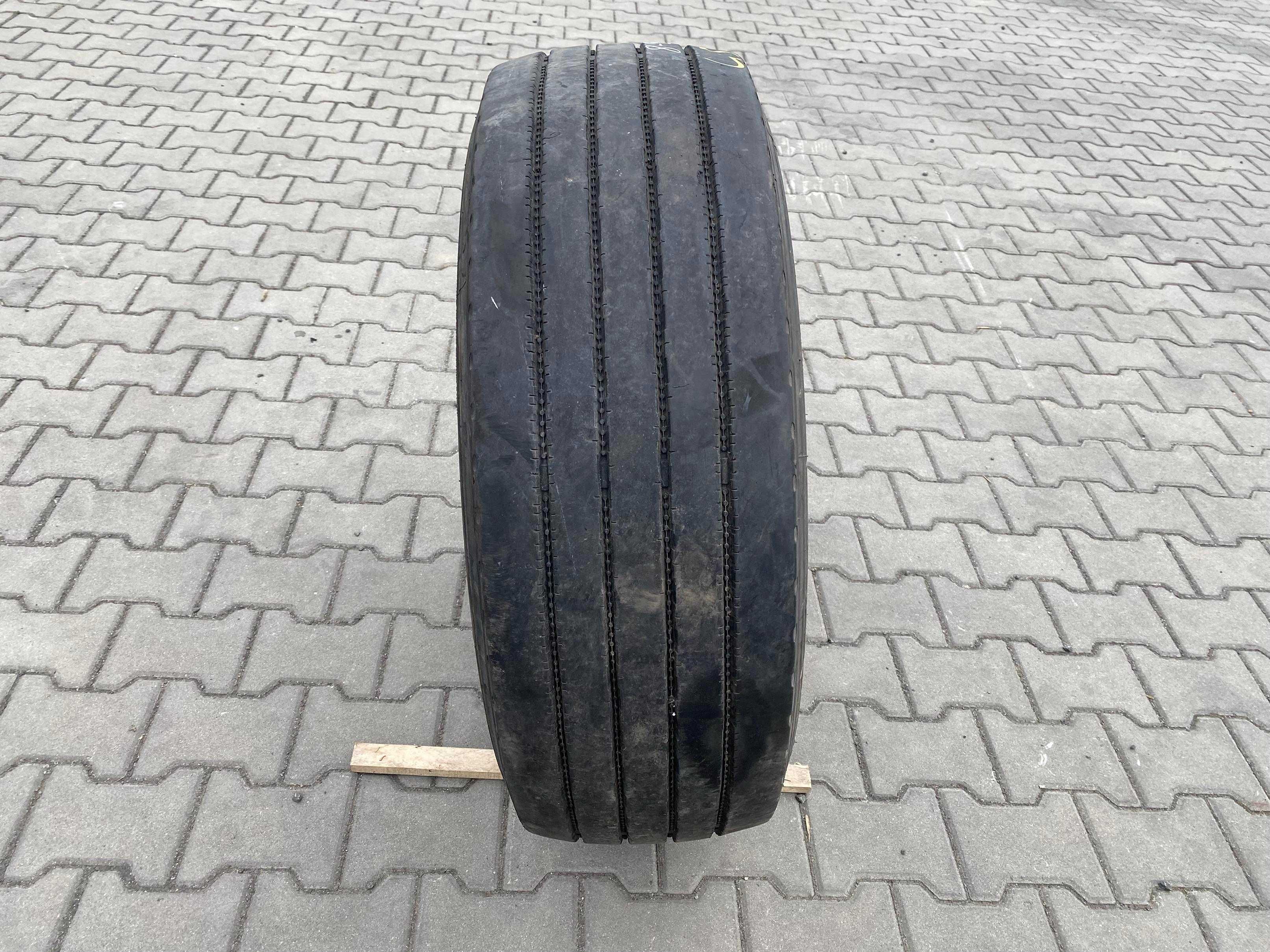 Opona 305/70R19.5 HANKOOK AH11 Przód 8-9mm