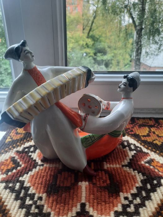 Продам статуэтки фарфор