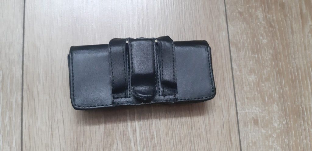 Etui czarne pokrowiec na pasek Nokia e52