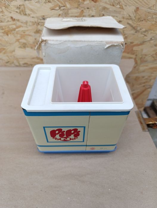 Советская механическая заводная игрушка медведь с балалайкой СССР