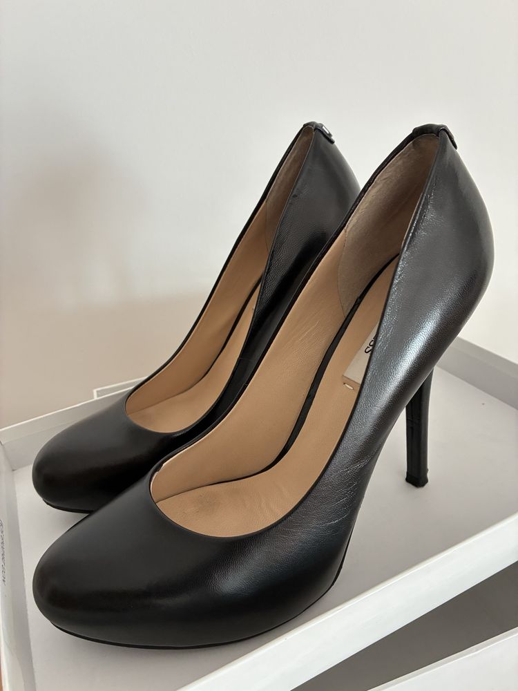 Sapato Salto Alto Pretos Guess