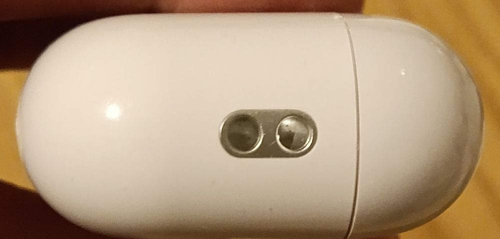 Зарядный чехол для AirPods Pro 2