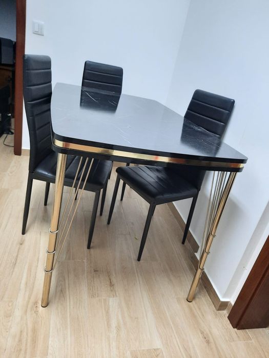 Mesa cozinha + 3 cadeiras