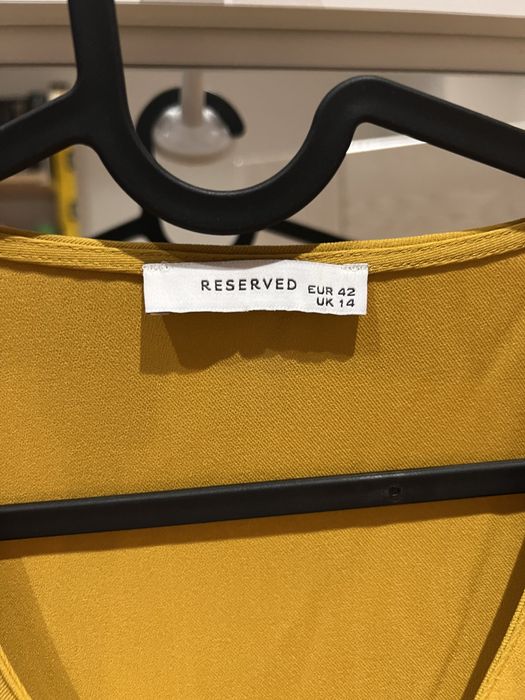 Musztardowa mini z guzikami Reserved 42