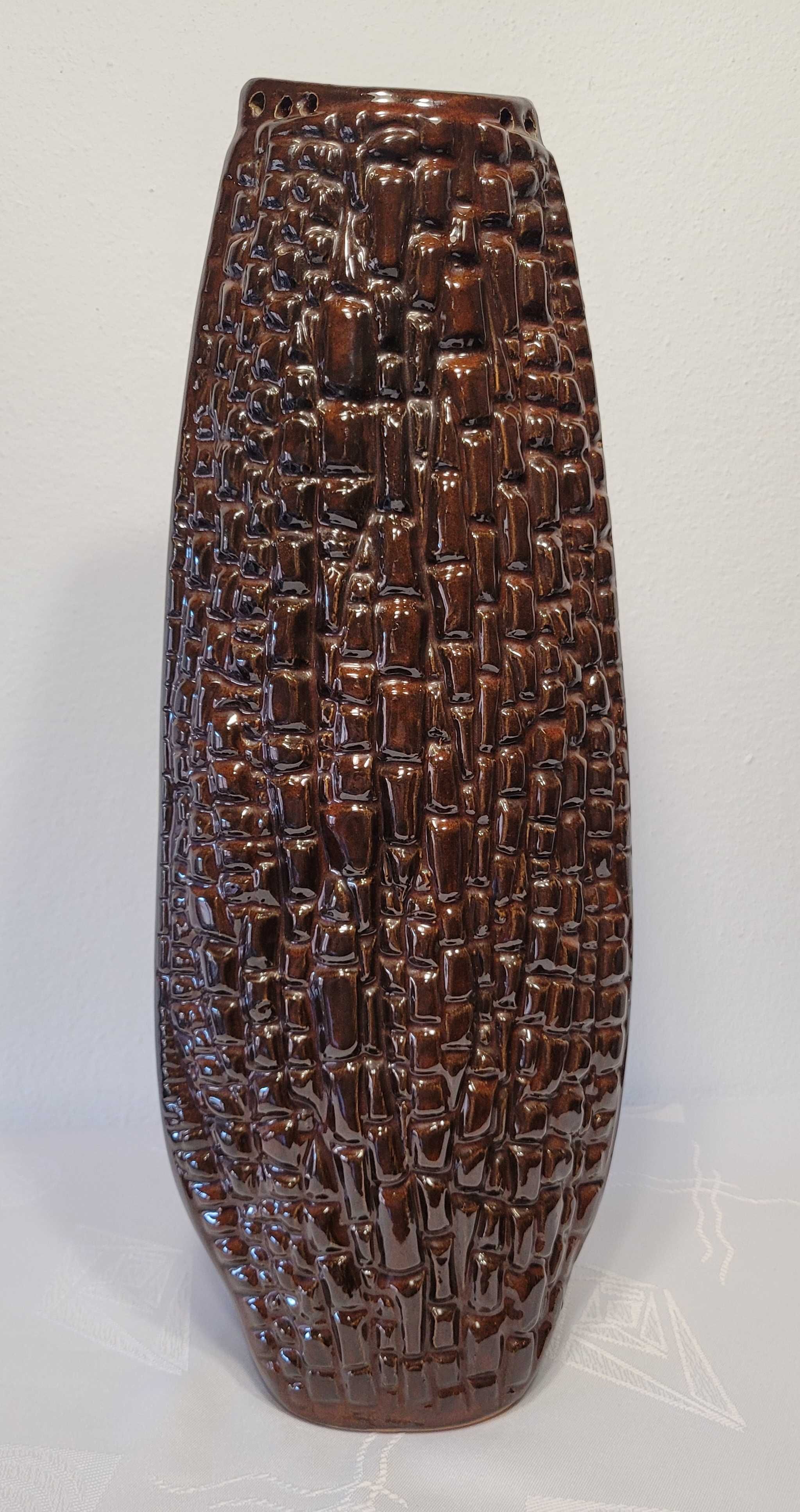 Stary wazon ceramiczny z epoki PRL, Kora