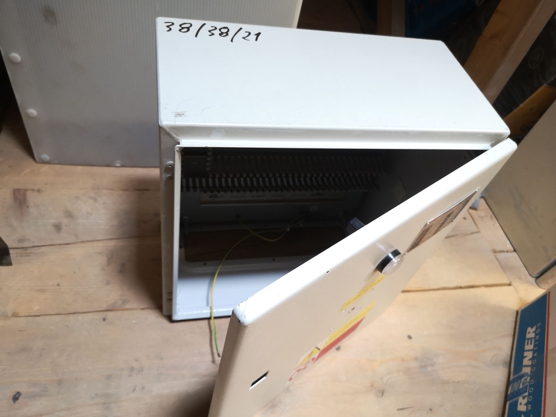 Szafy elektryczne rozdzielnice wybór 60x60