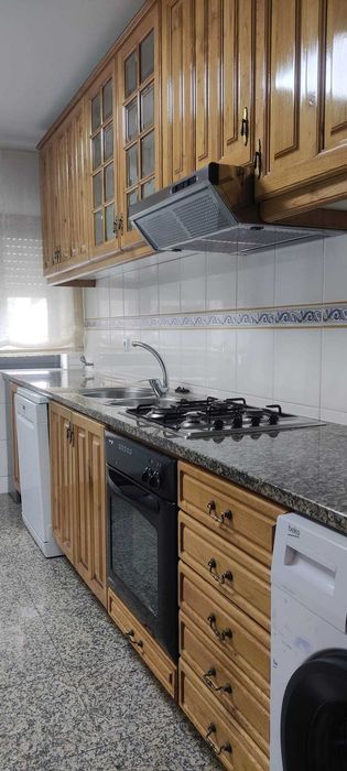 Aluga-se T1 espaçoso Abelheira Viana do Castelo