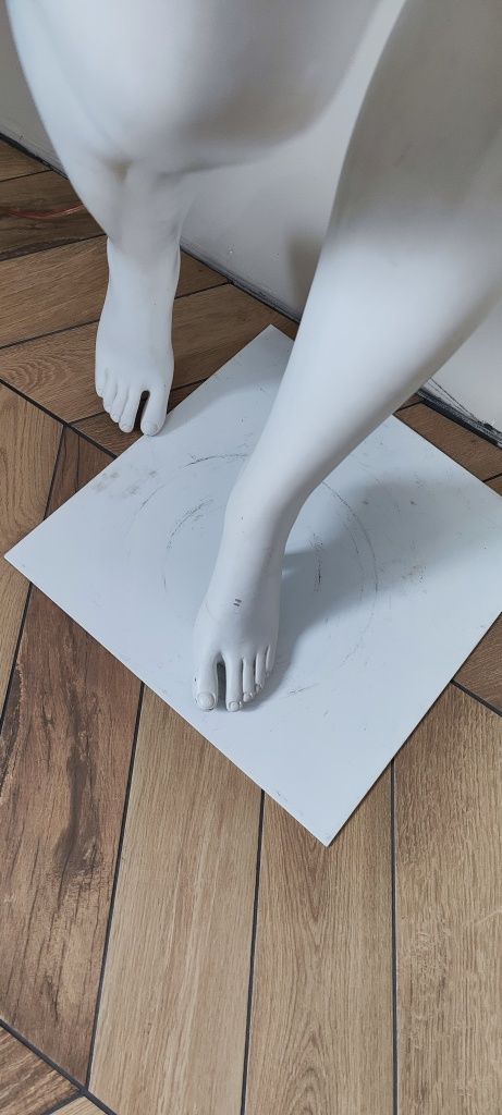 Manekin damski pełnipoataciowy biały mat