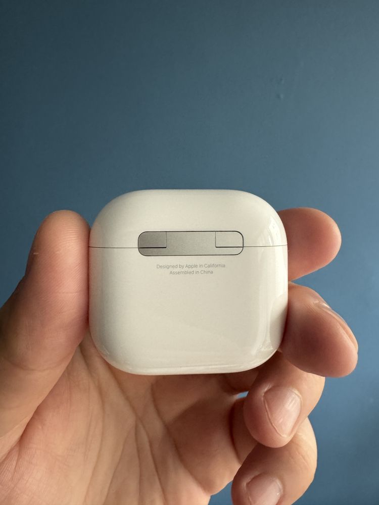 Apple AirPods 4 (model bez ANC)