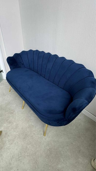 Sofa muszelka granatowa welur