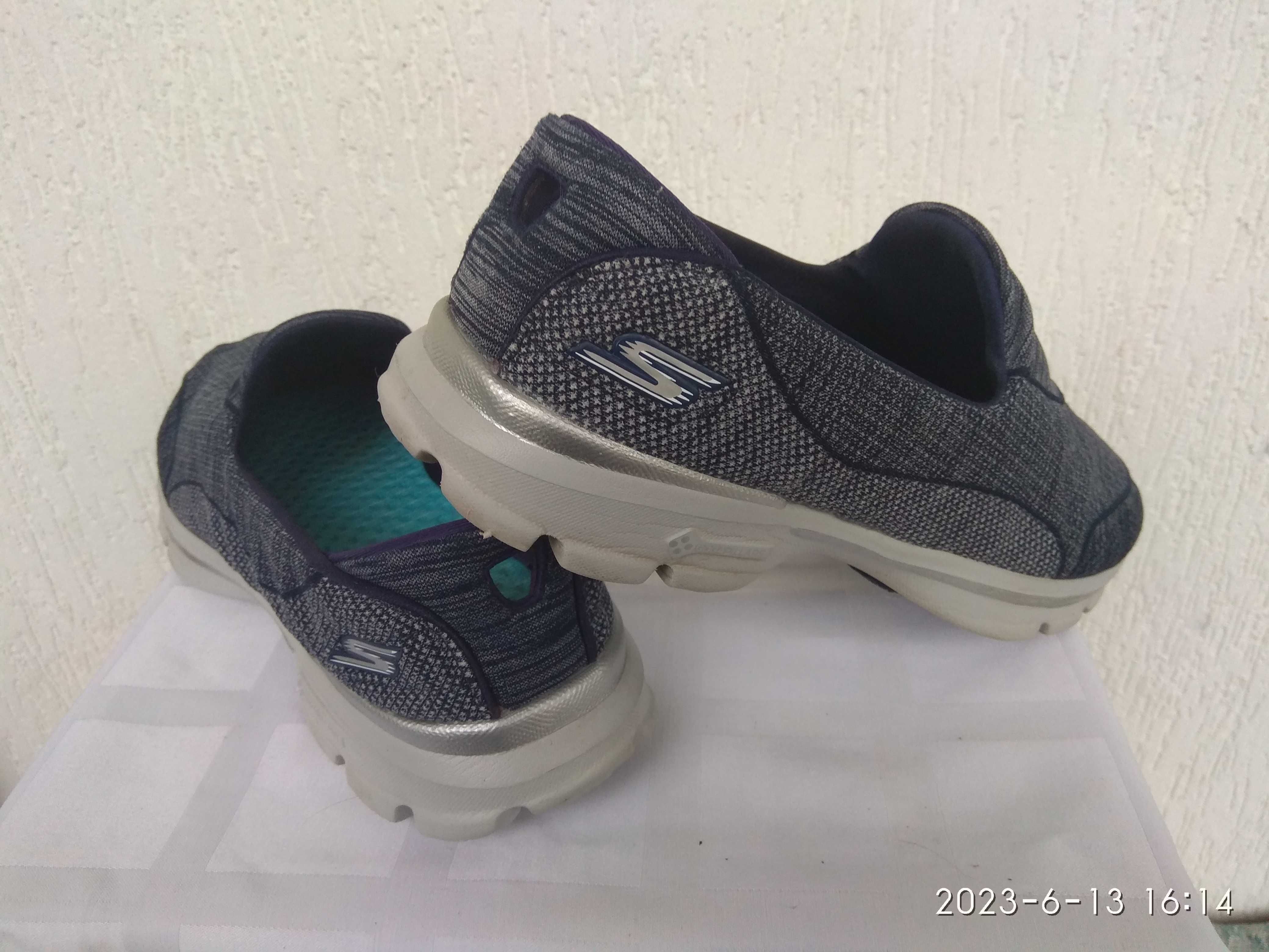 Суперлегкие,текстильние мокасини Skechers Goga 3+ р.41