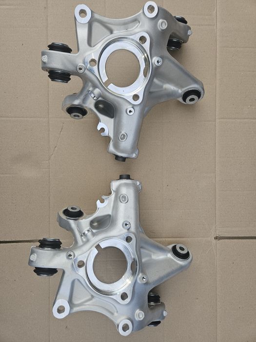 Заднея цапфа Tesla model 3