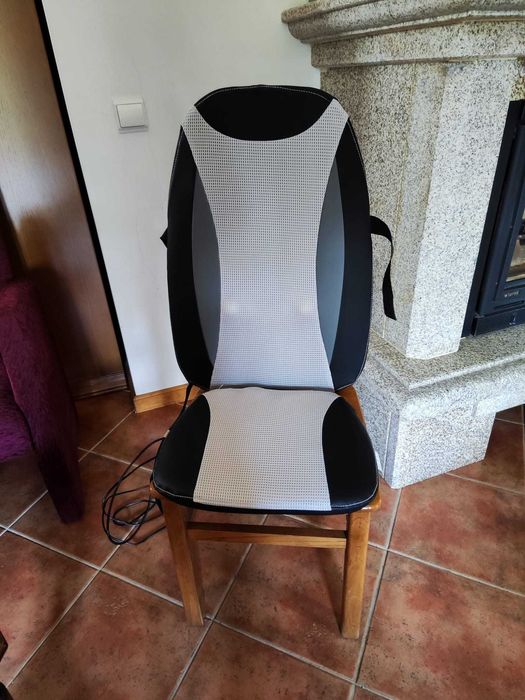 Aparelho para massagem de costas e glúteos portátil