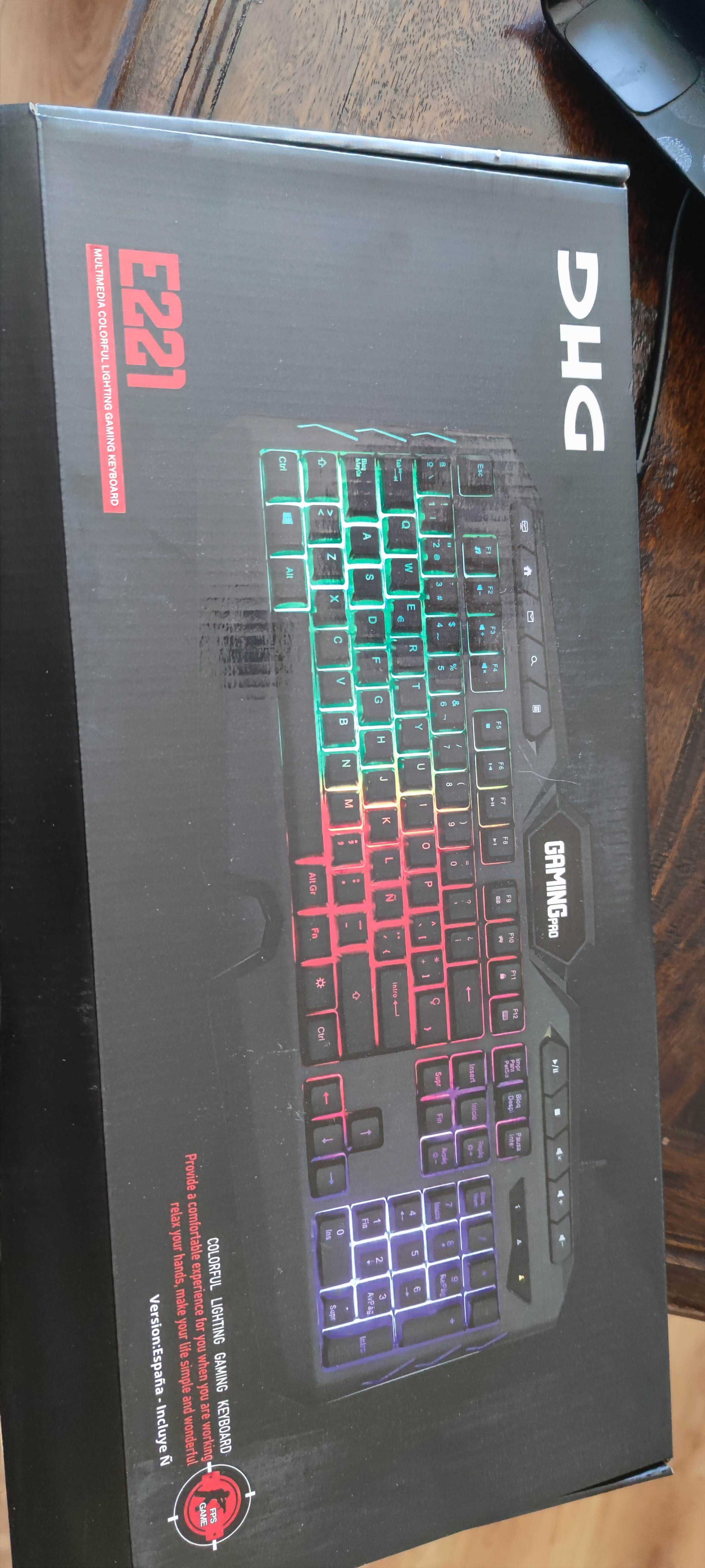 Teclado de jogo com retroiluminação a várias cores (Novo)