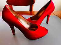 Sapatos vermelhos Haiti sem uso
