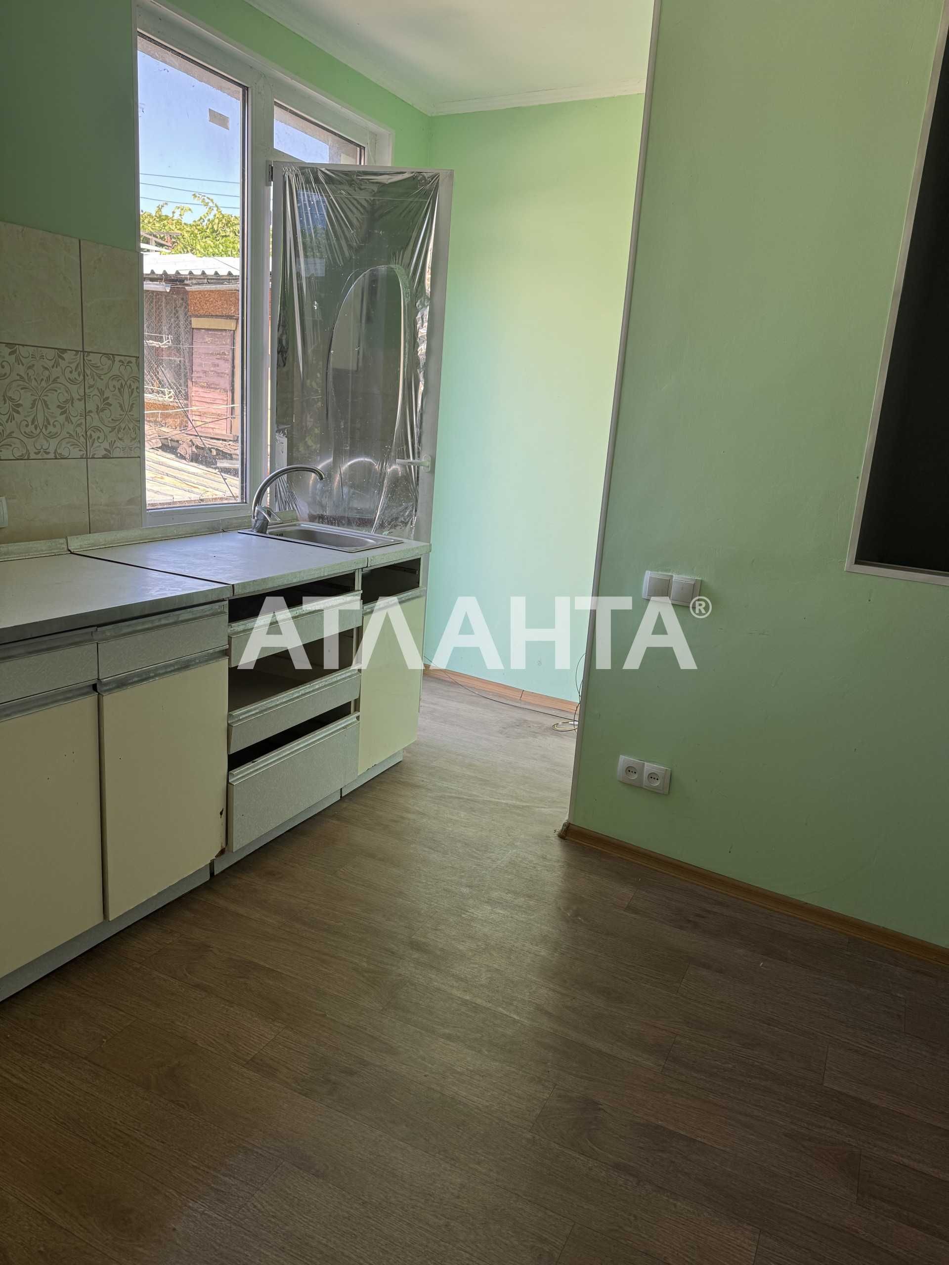 1 ком квартира 38 кв.м и 10 кухня