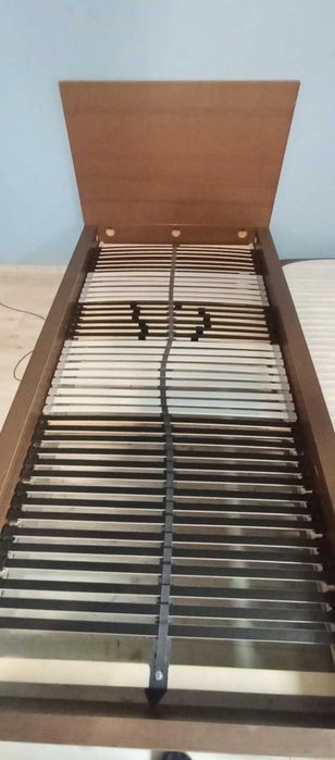 Łóżko IKEA MALM 210x90cm drewnianie ze stelażem i materacem.