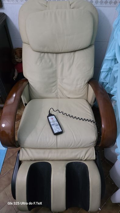 Poltrona de masaagens como nova