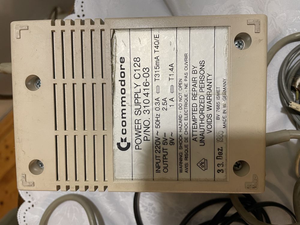 Commodore 128 dzialajacy_pełen zestaw